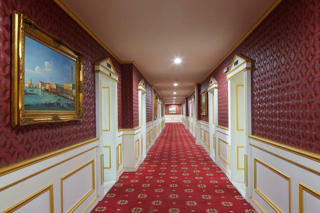 Planeta Hotel & Aquapark Free Beach Access Sunny Beach Exterior photo A corridor